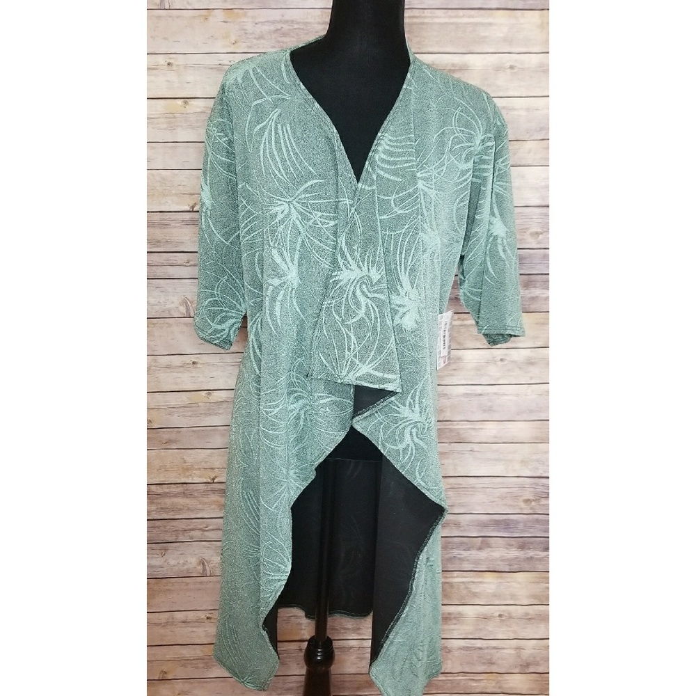 Small LuLaRoe Shirley NWT